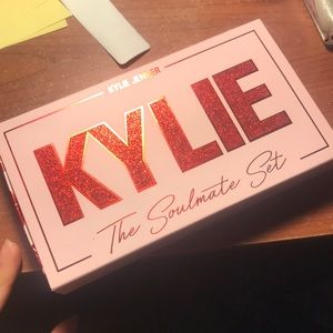 Kylie “The Soulmate” Set Liquid Lip + Liner